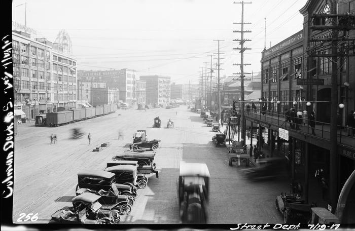 Traffic conditions on Railroad Ave S., 1917