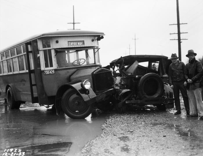 Empire Way bus accident, 1933
