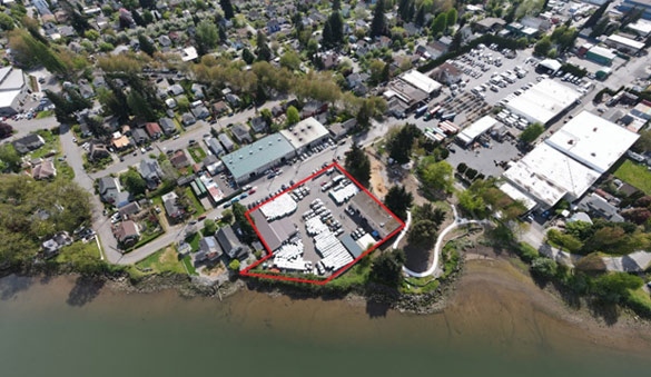 Aerial neighborhood view of new parcel location, outlined in red, along the Duwamish River