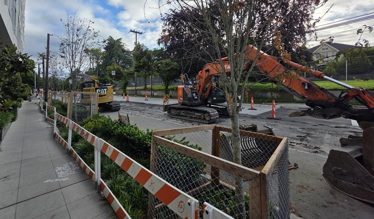 Image shows construction equipment on Eastlake Ave E between E Louisa St and E Roanoke St