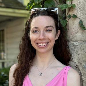 Emma Barnes Headshot