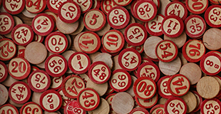 Wood bingo game pieces
