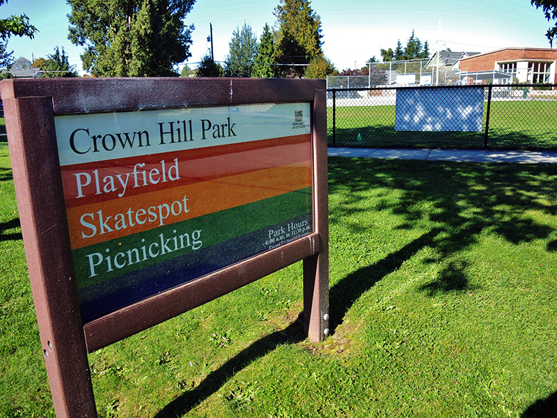 Crown Hill Park Sign